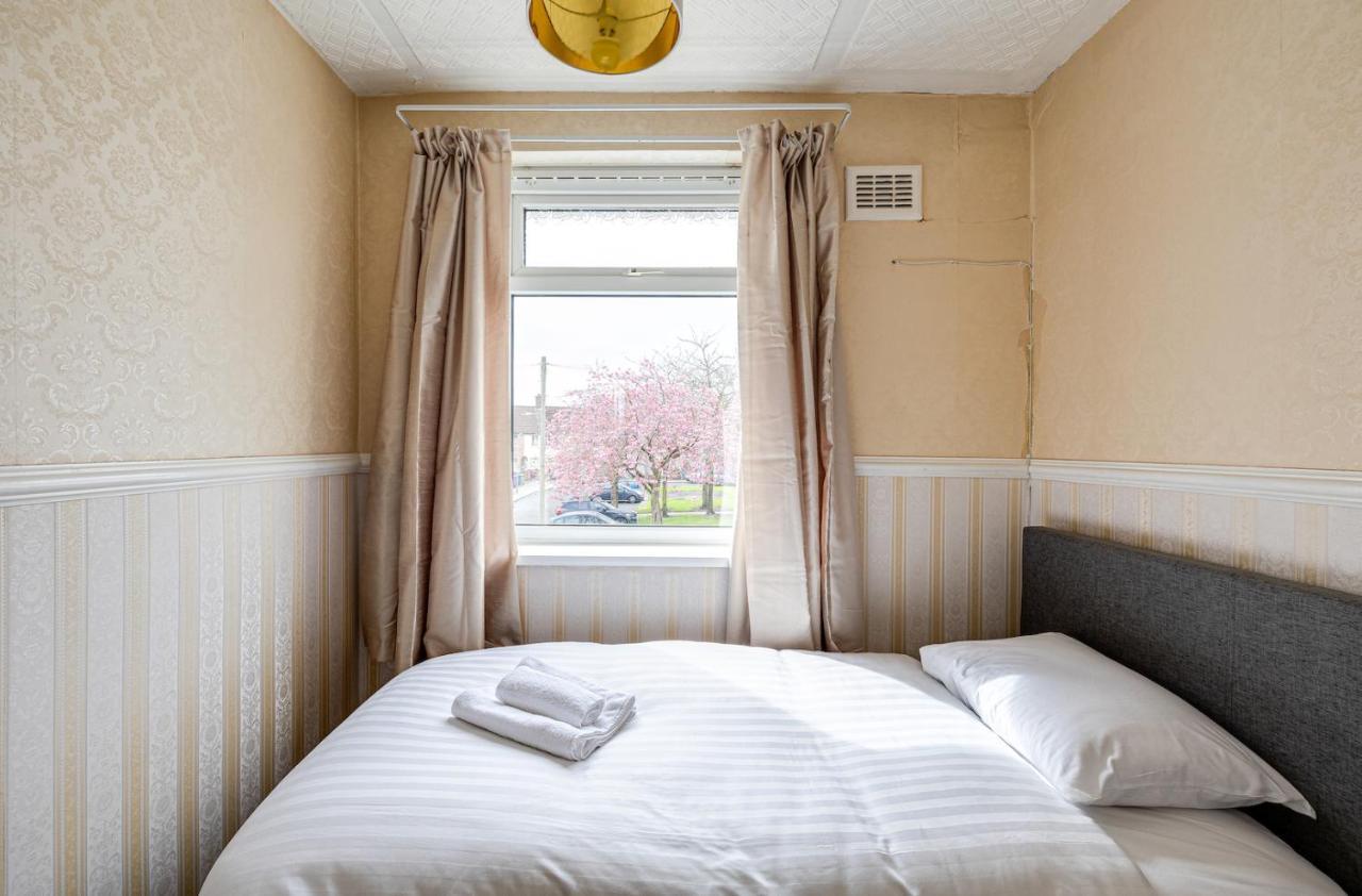 George Harrison'S Former 3Bed Home In Liverpool Speke Eksteriør billede