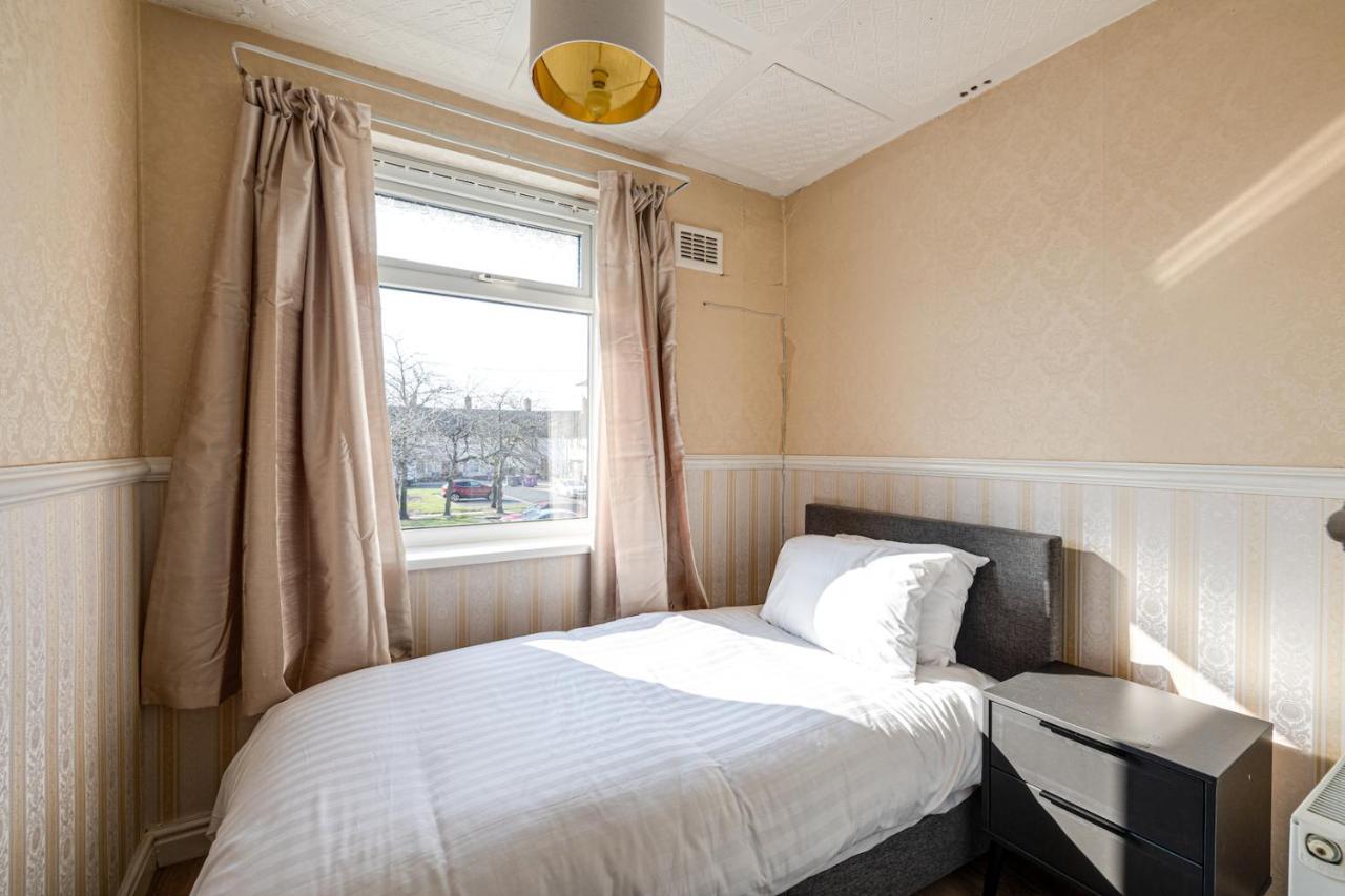 George Harrison'S Former 3Bed Home In Liverpool Speke Eksteriør billede