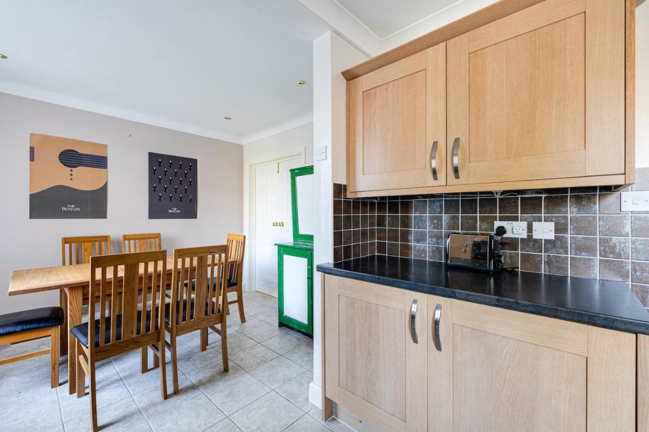 George Harrison'S Former 3Bed Home In Liverpool Speke Eksteriør billede